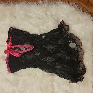 Ladies chemise size small fits like xs